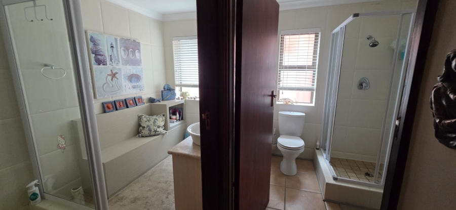 4 Bedroom Property for Sale in Stilbaai Wes Western Cape
